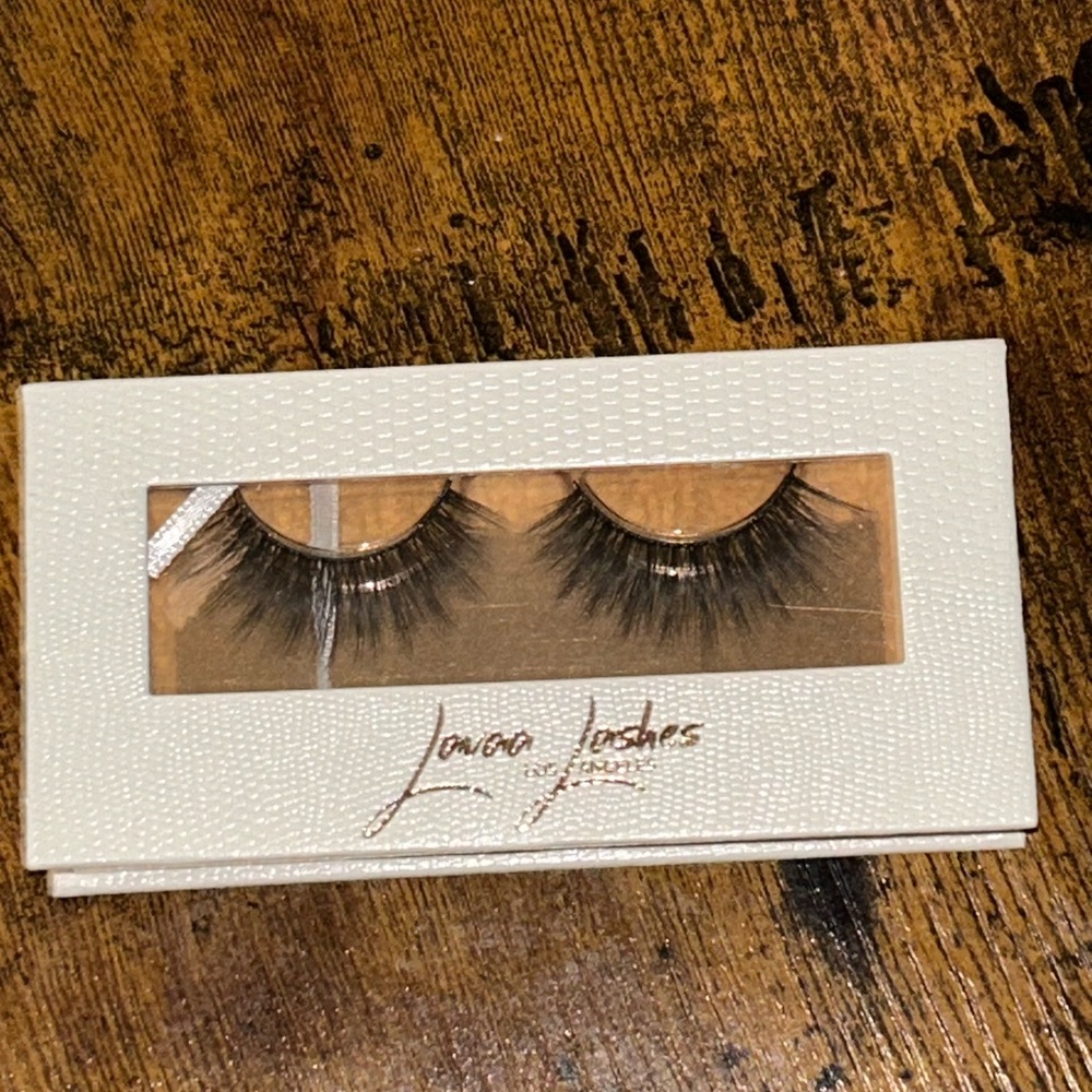 ❤️⭐ Fake (Beautiful) Lashes - Picture 4 of 5
